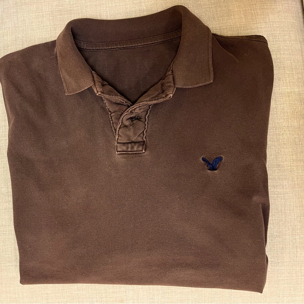 Men’s large American Eagle polo shirt brown with blue logo very good condition